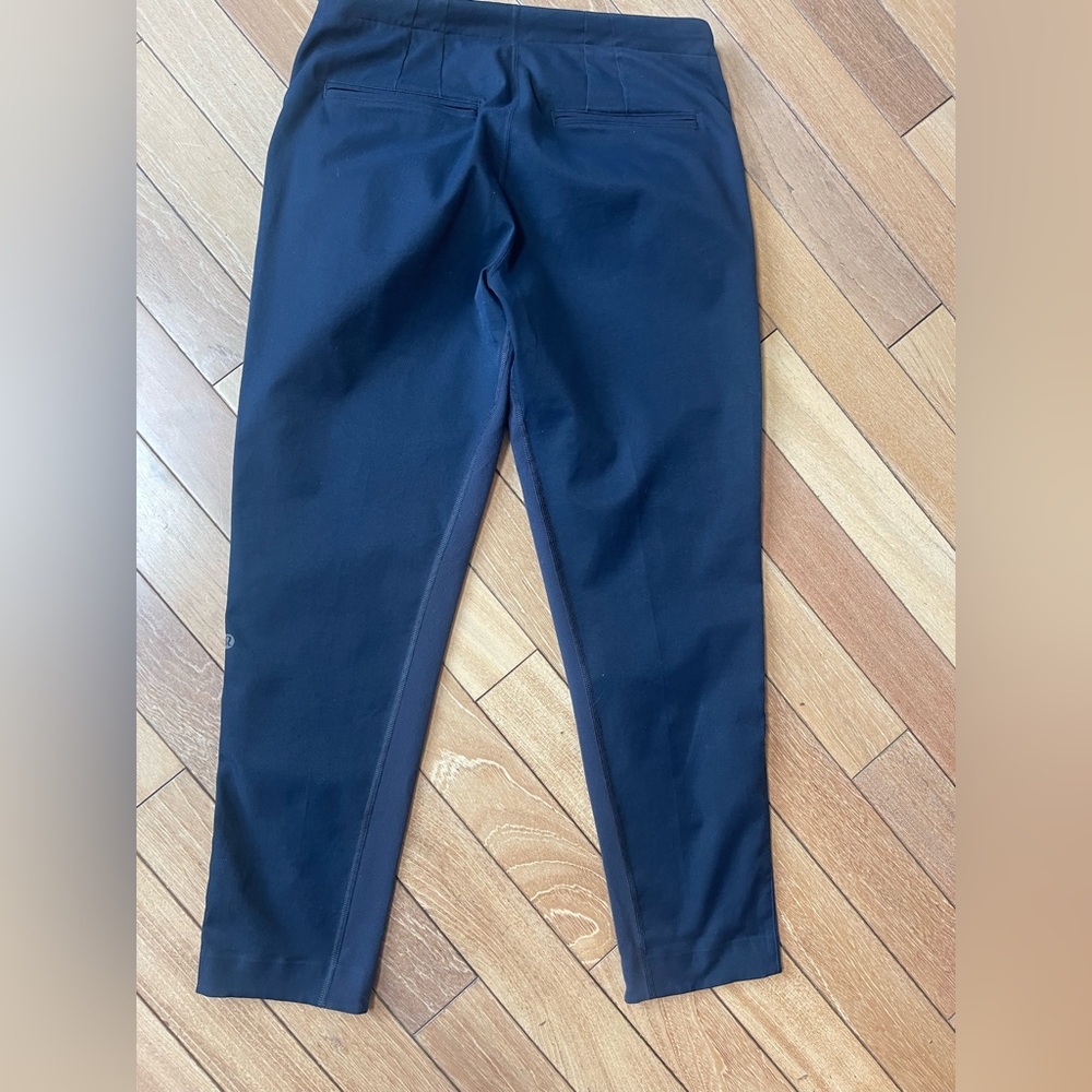 LuLuLemon Woman’s Navy blue stretch utility straight leg pants with pockets Sz 6 - Picture 6 of 13